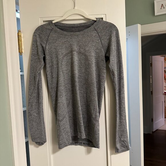 Lululemon Size 6 grey long sleeve swiftly tech - Picture 2 of 3